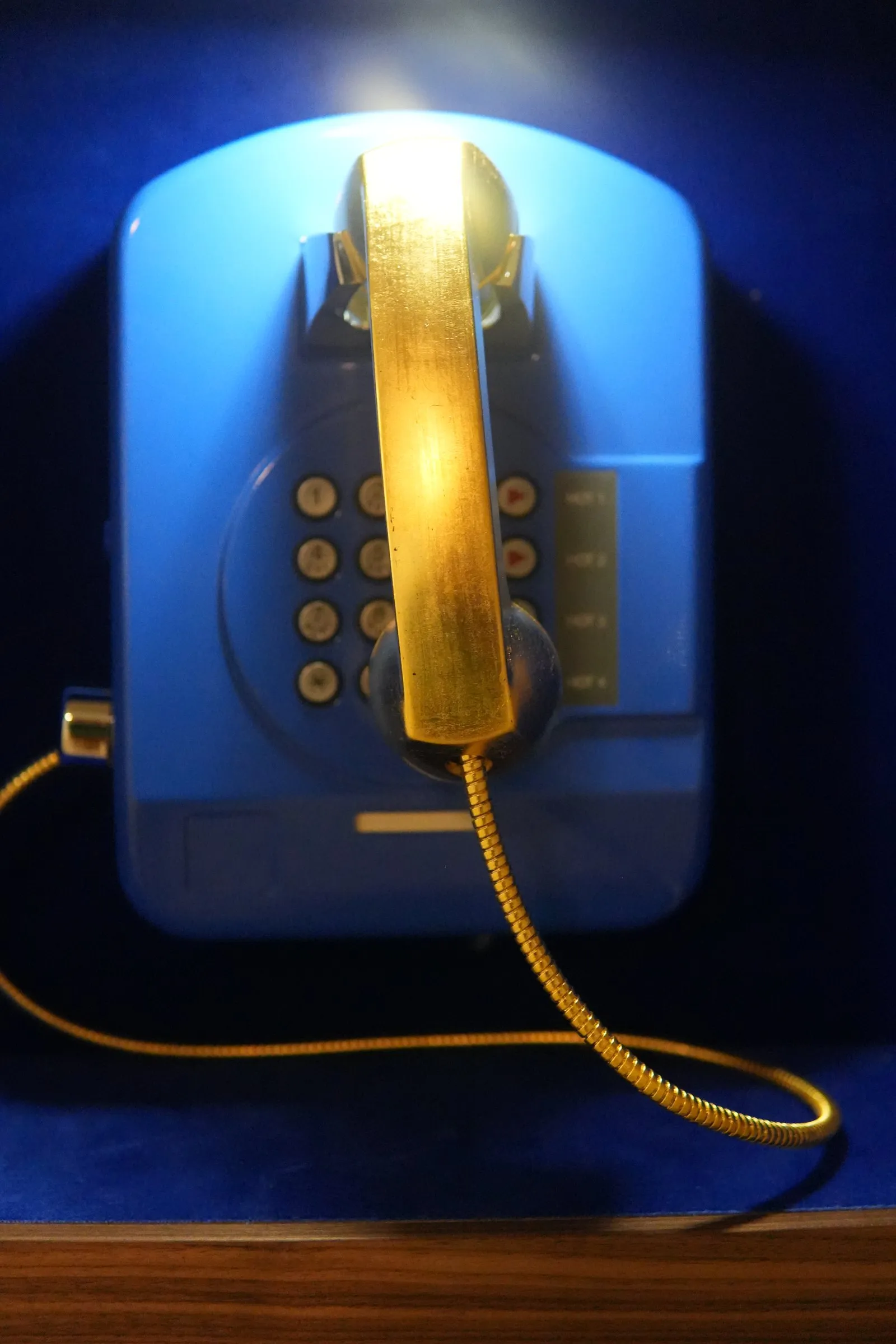 Das Telefon von schräg, nah